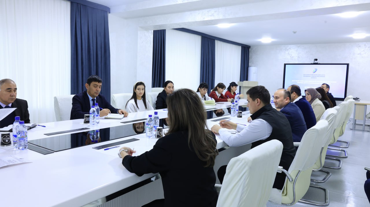 Institut direktori, professor U. Begimkulovning yoshlar bilan ochiq muloqoti