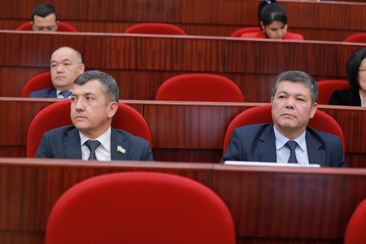 Oliy Majlis Qonunchilik palatasining majlisida Oliy ta’lim, fan va innovatsiyalar vaziri Qo'ngrotboy Sharipovning axboroti eshitildi.