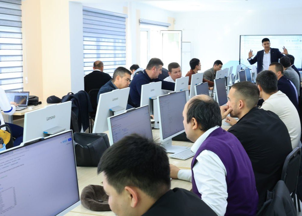 “Sun’iy intellekt savodxonligi” bo‘yicha malaka oshirish kursi tashkil etildi