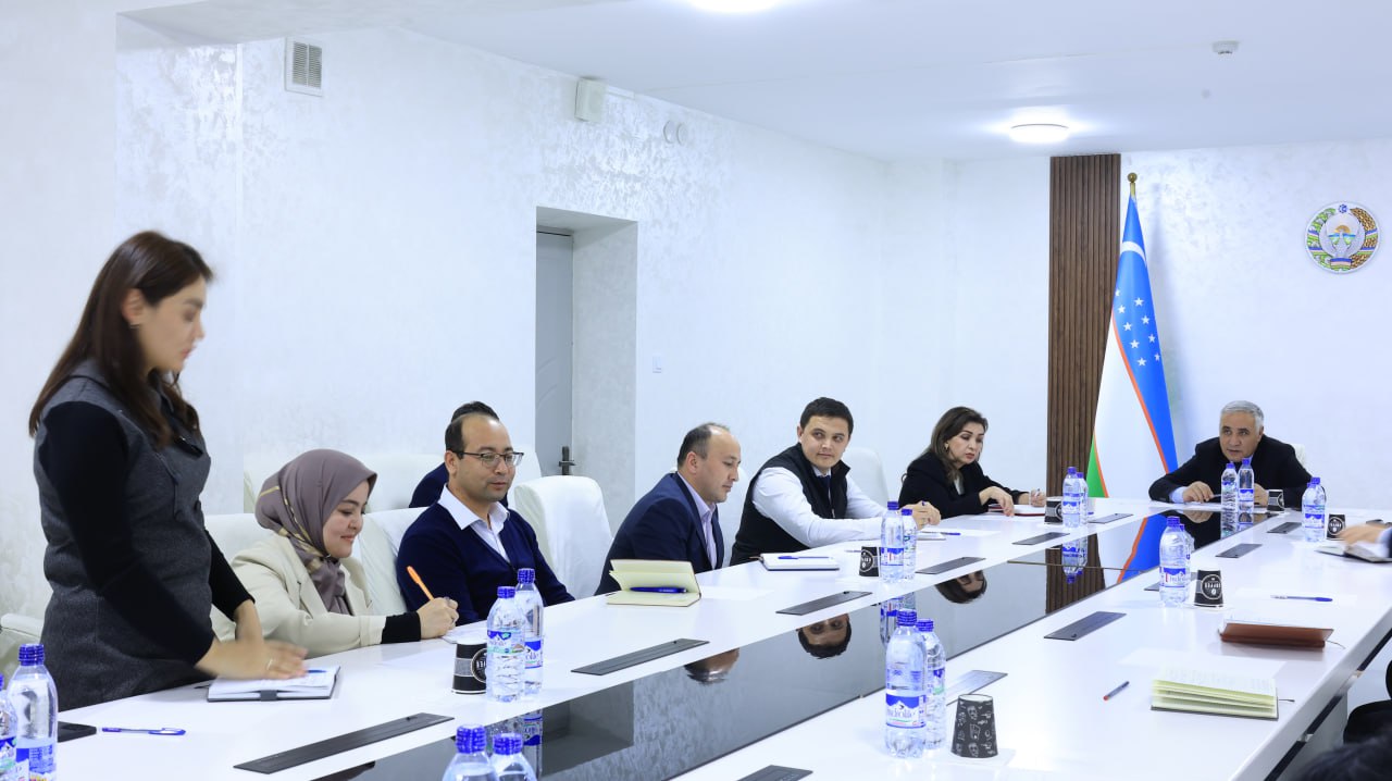 Institut direktori, professor U. Begimkulovning yoshlar bilan ochiq muloqoti