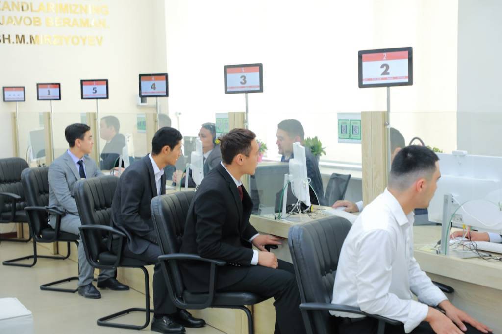 Oliy taʼlim tashkilotlari “Registrator ofisi” xodimlari